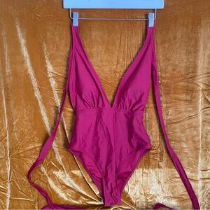 Cupshe Red One Piece Swimsuit with V-Neck and High-Cut Legs